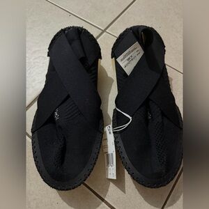 2023
Adidas Y-3 Itogo 'Black Cream White'